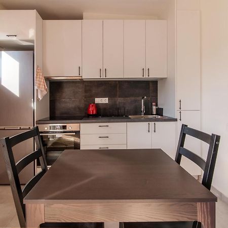 Stunning 2-Bedrooms Apartment In The Heart Of Atene Esterno foto