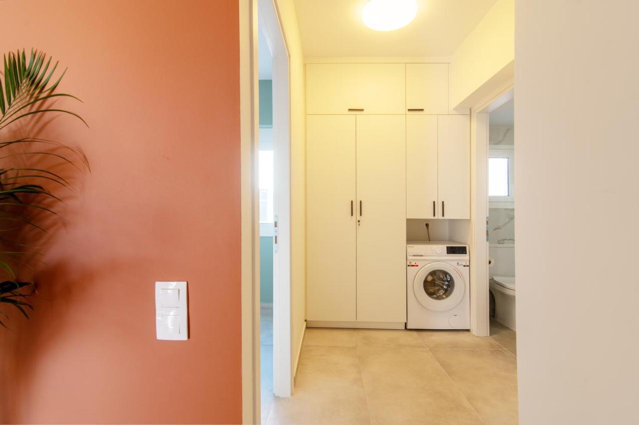 Stunning 2-Bedrooms Apartment In The Heart Of Atene Esterno foto