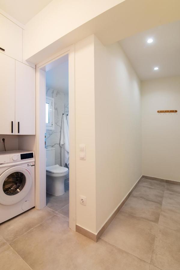Stunning 2-Bedrooms Apartment In The Heart Of Atene Esterno foto