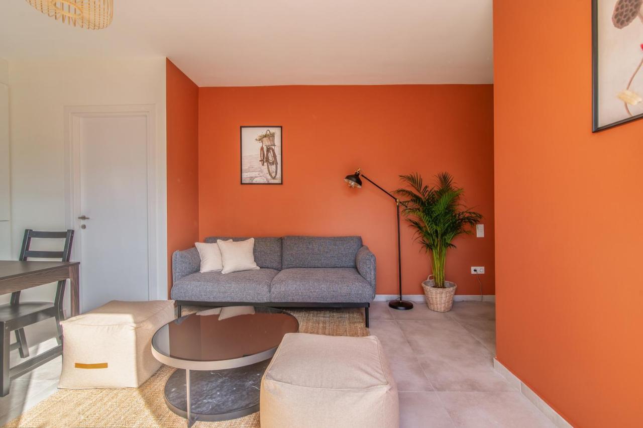 Stunning 2-Bedrooms Apartment In The Heart Of Atene Esterno foto