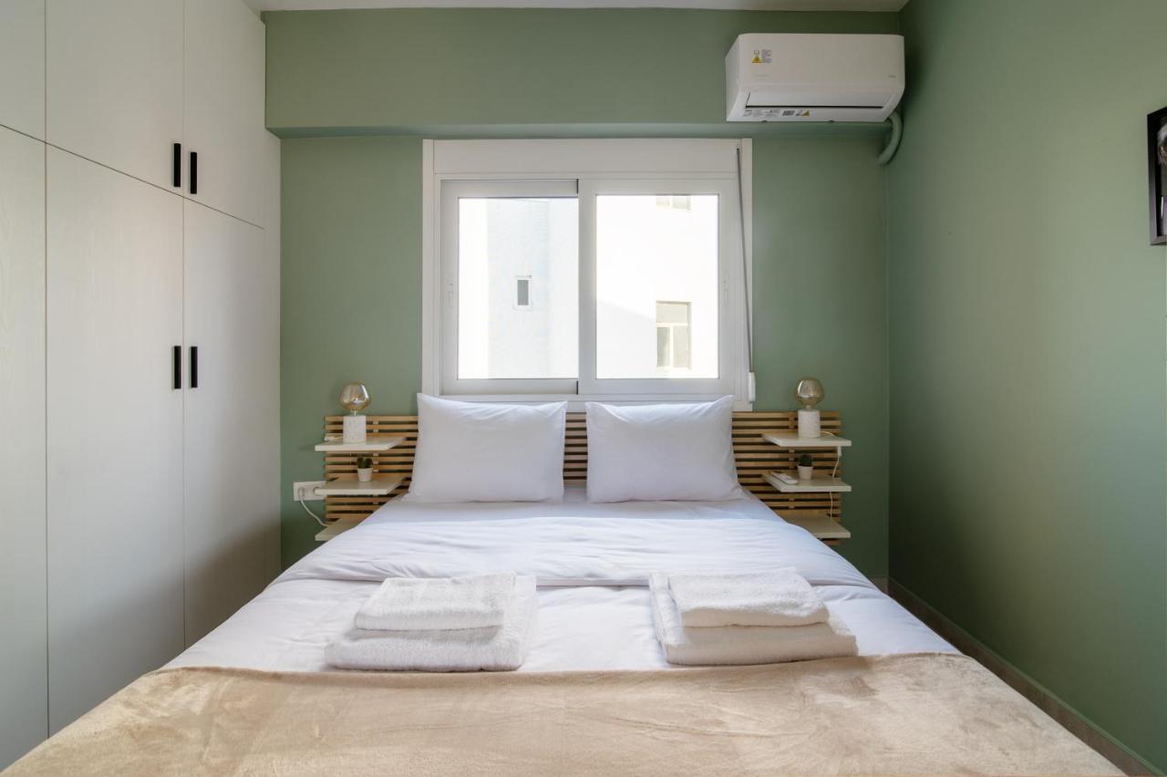 Stunning 2-Bedrooms Apartment In The Heart Of Atene Esterno foto