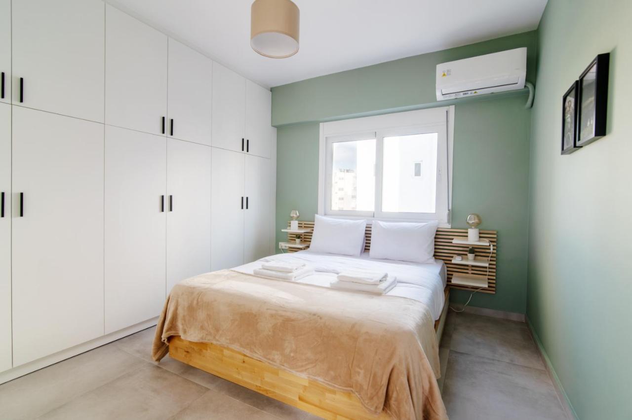 Stunning 2-Bedrooms Apartment In The Heart Of Atene Esterno foto