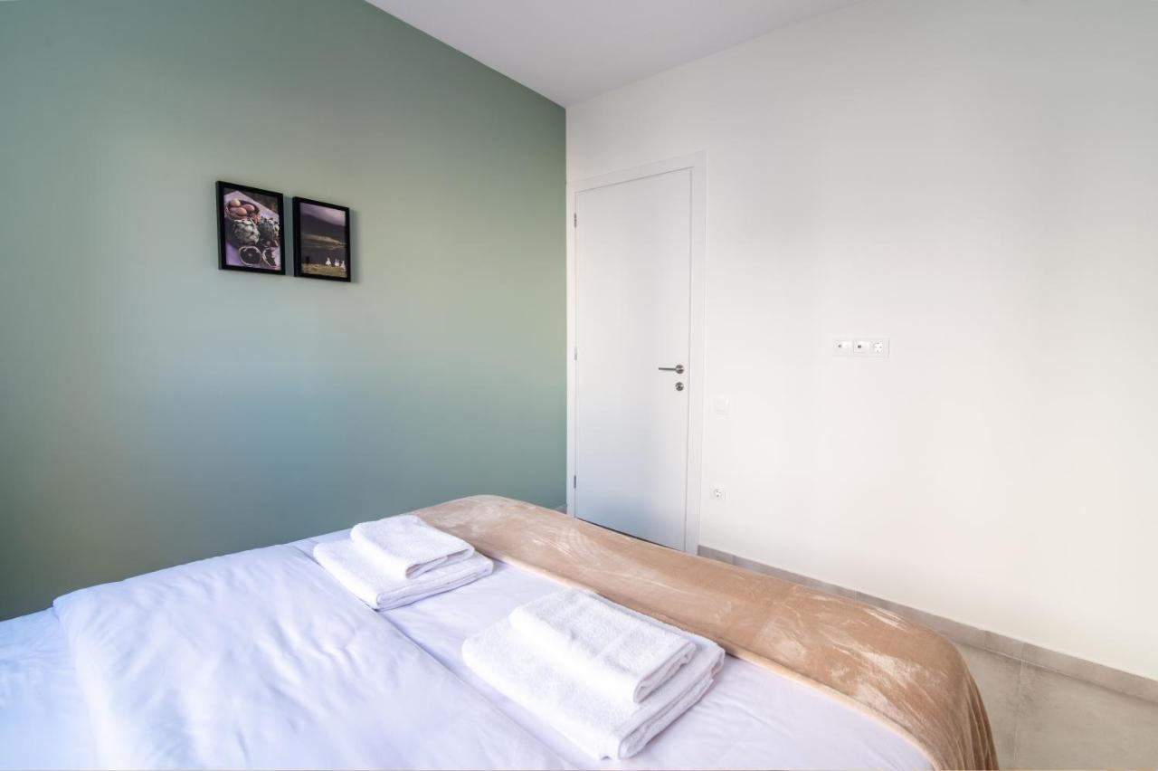 Stunning 2-Bedrooms Apartment In The Heart Of Atene Esterno foto